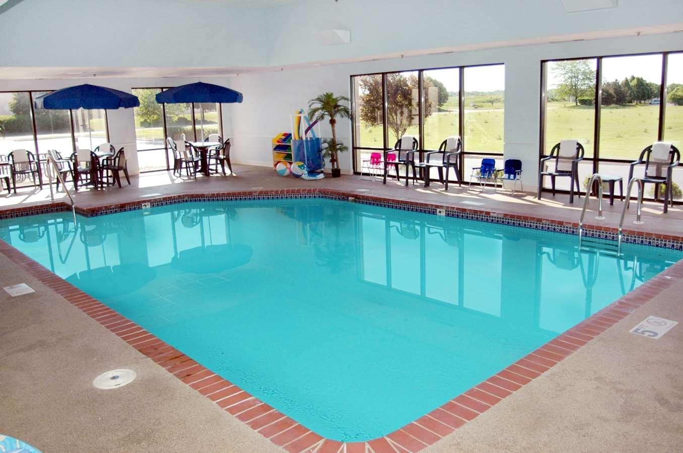 Hampton Inn Chicago Elgin/I-90 Экстерьер фото