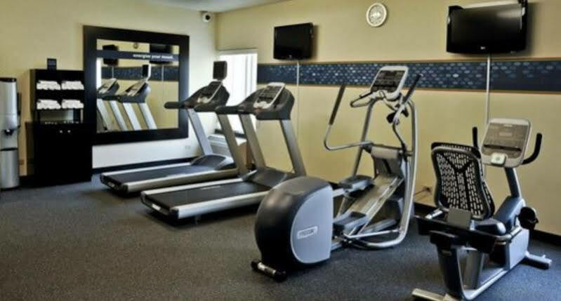 Hampton Inn Chicago Elgin/I-90 Экстерьер фото